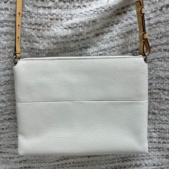 Chic, talilored Ivory Colored, Pebble Leather, Coach Highrise bag M1230-30472 - Picture 2 of 16